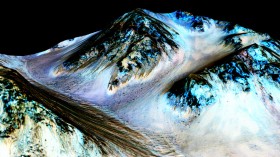 Dark streaks as seen on Mars' Hale Crater