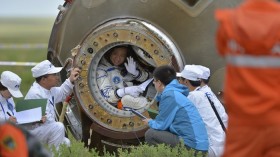 Shenzhou-10 Touches Down