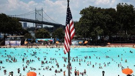 Temperatures Reach 90 Degrees In New York City For Third Straight Day