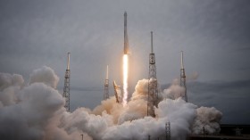 Launch of Falcon 9 carrying CRS-3 Dragon