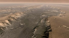 Valles Marineris Cuts Through Mars Surface