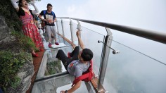 Glass Skywalk Overlooking Road Of 99 Turns 0pens In Zhangjiajie