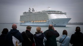 Oasis of the Seas, predecessor of the new Harmony of the Seas