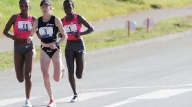 women running 