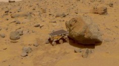 NASA Pathfinder Sojourner Rover On Mars