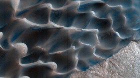 Dunes on Mars (IMAGE)