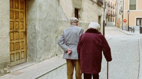 4 Ways To Take Care Of Your Aging Parents