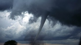 Tornadoes in Minnesota: kills one and leaves damaged farmsteads 
