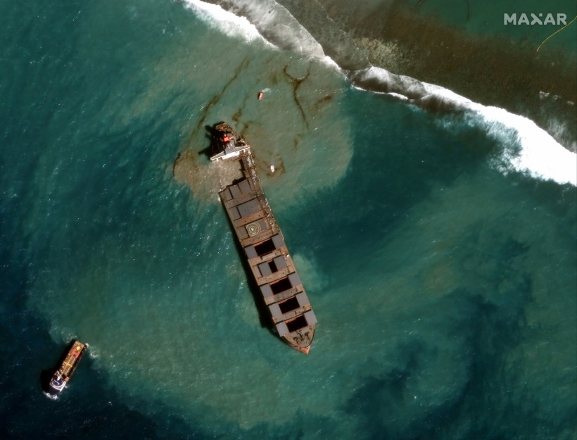 Nature World News - Mauritius Oil Spill A Month After the Spill: How Bad is the Damage?