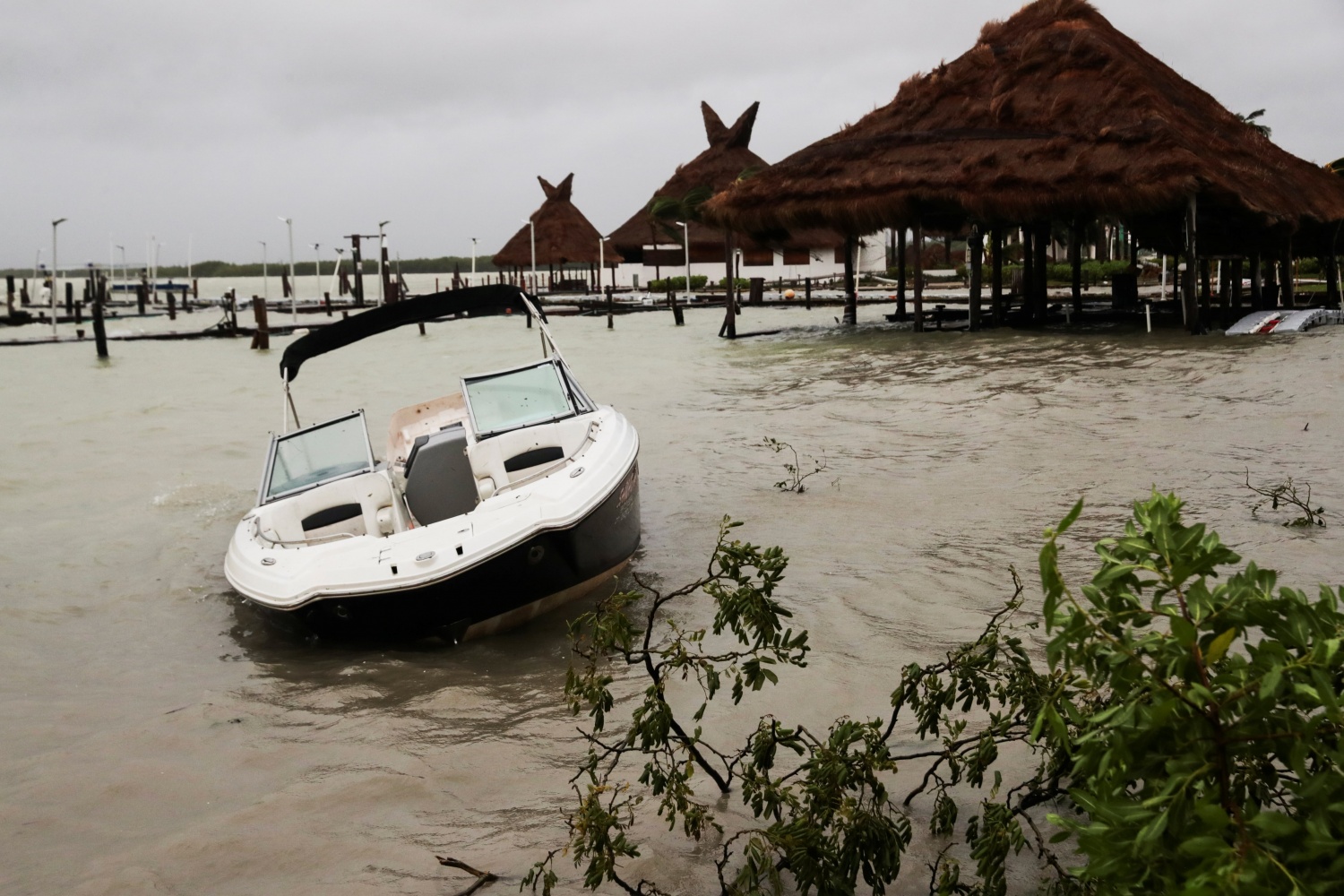 Category 2 Hurricane Delta Hits Yucatan Mexico Nature World News 5691