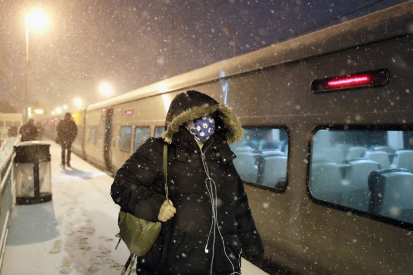 NYC Winter Storm: Heavy Snow Continues, More Than Foot Snow Expected Soon 