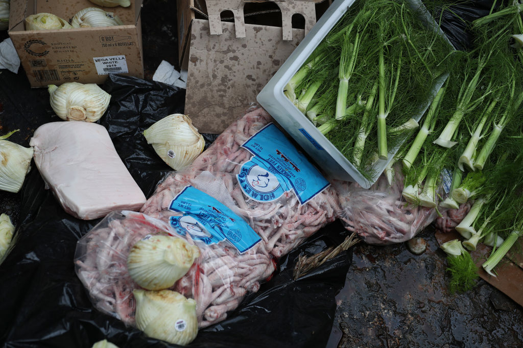 Single-use plastic packaging increases food waste, pollution