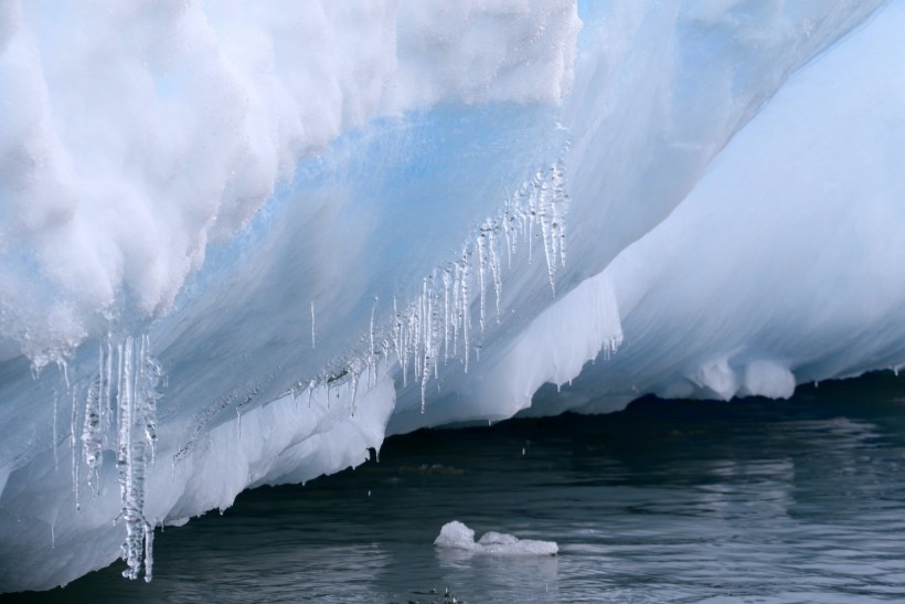 Icicles on iceberg
