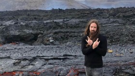 American Tourists Criticized for Taking Risky Selfies at an Active Volcano in Iceland