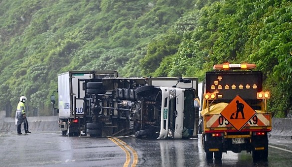 Typhoon Chanthu prompt a vehicle in New Taipei City to overturn as it approaches