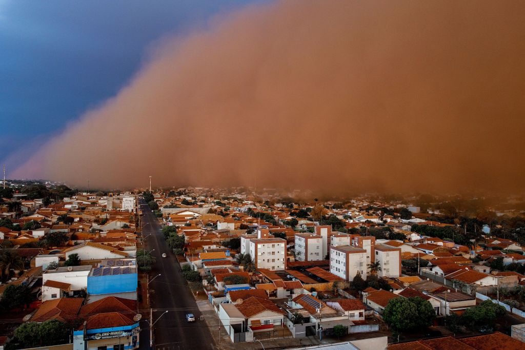 Massive Dust Storm in Brazil Turned Day Into Night, Swallowing Cities