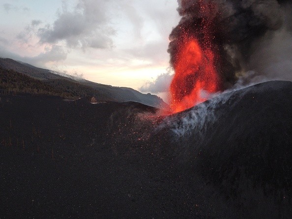 Cumbre Vieja volcano spewing lava, ash and smoke, in Los Llanos de Aridane on the Canary Island of La Palma