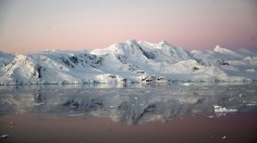 TOPSHOT-UN-CLIMATE-TOURISM-TRANSPORT-SEA-ANTARCTICA