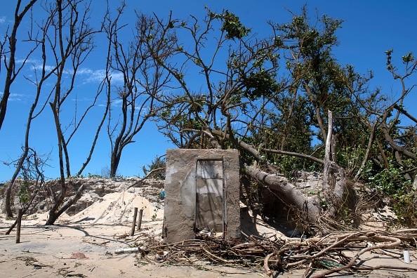 Remains of a house at Atafona beach