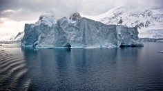 Ice Shelf in Antarctica (1920*1440)