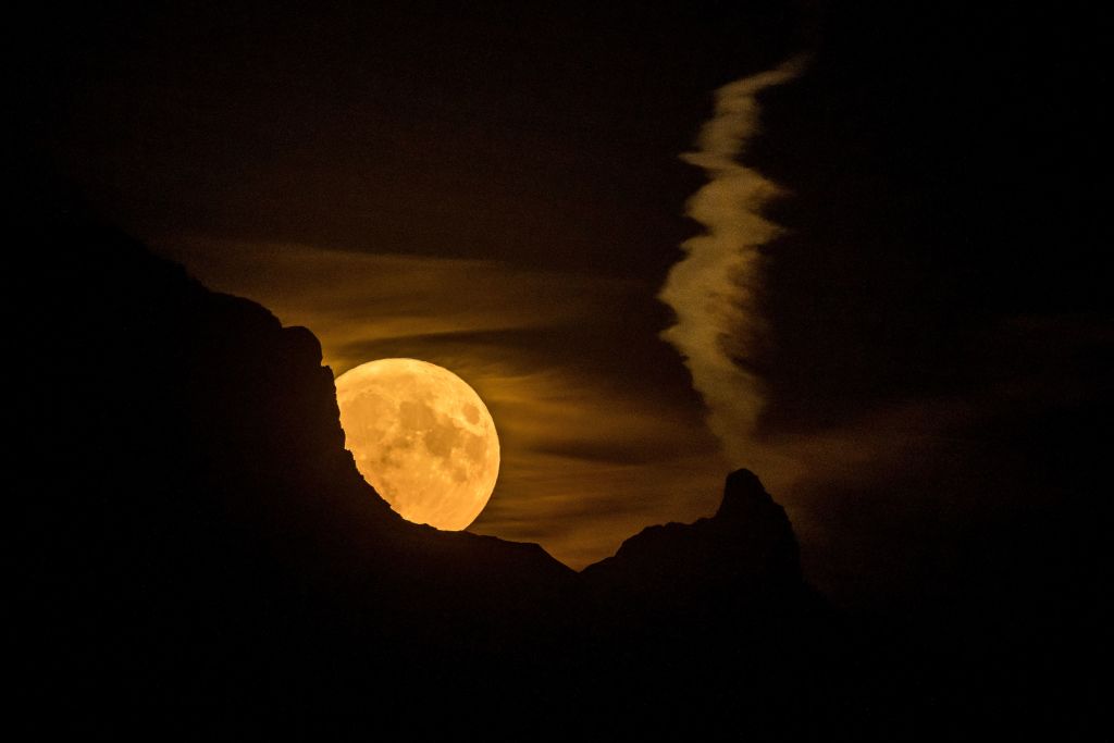 August Full Moon to Rise This Week Will Be the Final Supermoon of the