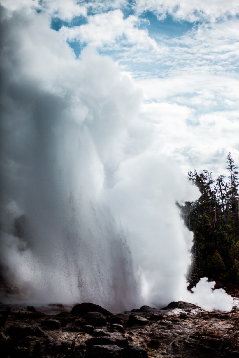 Yellowstone: No August Eruption for World's Tallest Active Geyser 'Steamboat'