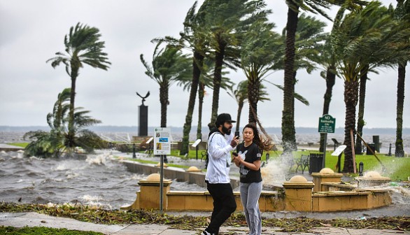 Hurricane Ian Slams Into West Coast Of Florida