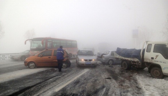 Denver First Snow at 5 Inches, Results in Pileup of 100 Cars, Closing Streets