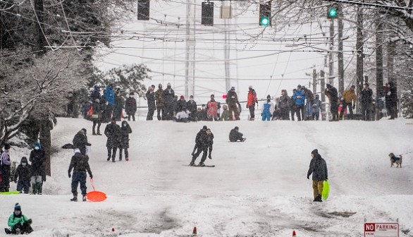 Persistent snowfall on February 13, 2021 in Seattle, Washington