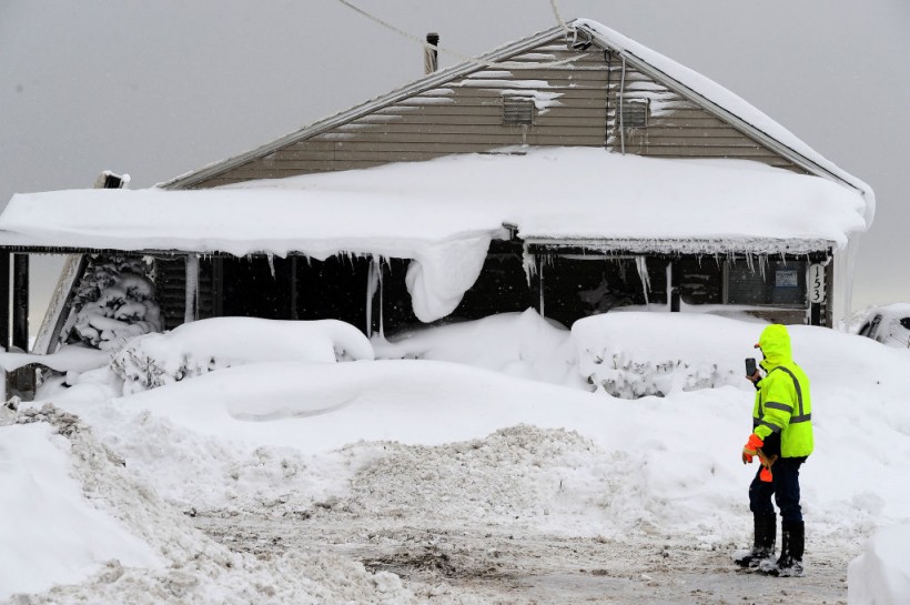 At Least 28 Dead After Historic Buffalo Blizzard That Has Paralyzed The City
