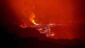 Kilauea Resumes Eruption as Lava Flows Again to Summit Crater of Hawaii Volcano