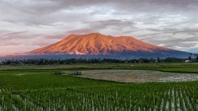 Indonesia's Mount Marapi Erupts Shooting Ashes 300 Meters into the Sky, No tourists Allowed Within 3 Km of Crater