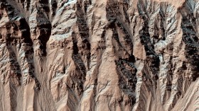 gullies on Mars