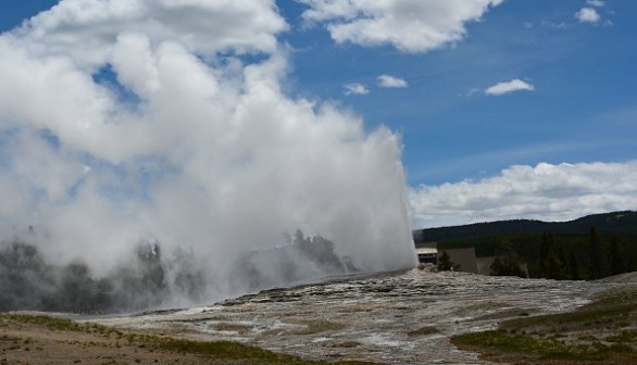 US-TOURISM-YELLOWSTONE