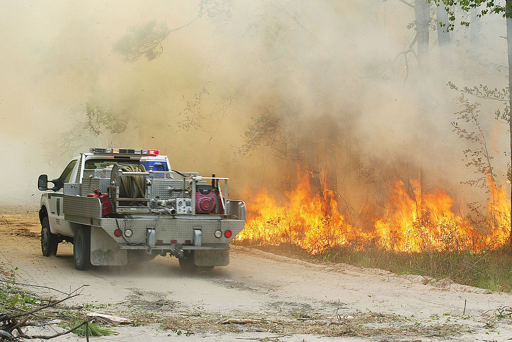 Albuquerque+Ablaze%3A+Massive+Wildfire+Consumes+100+Acres