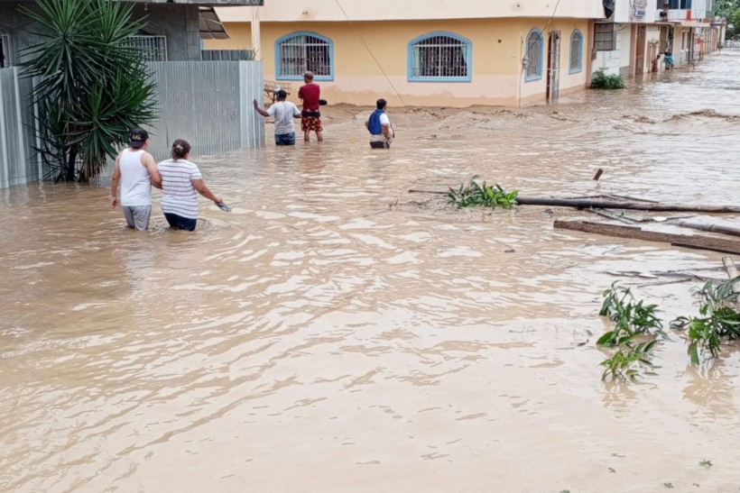 Ecuador Flooding 500 People Evacuated as Heavy Rain Causes River