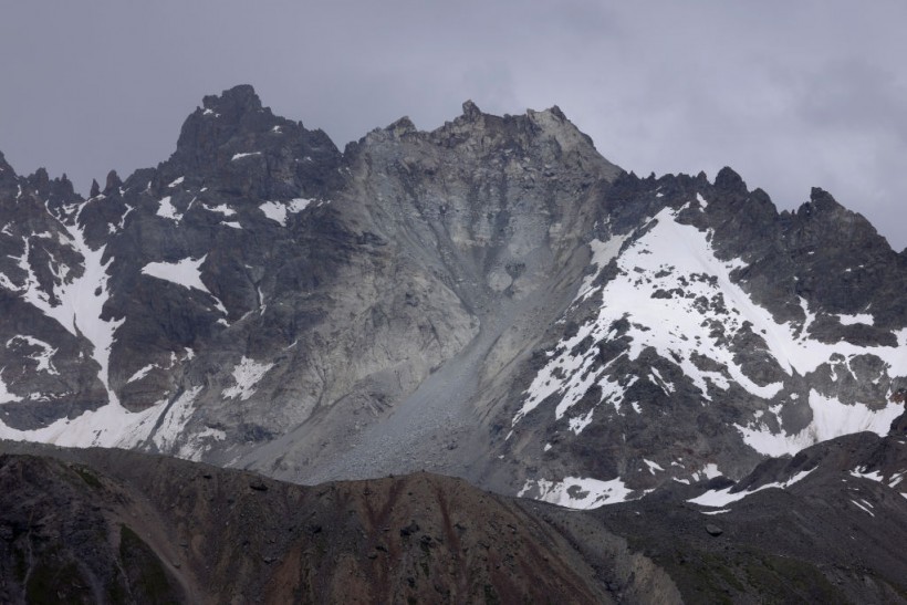 Swiss Mountain Summit Collapses as Permafrost Thaws, No Injuries Reported in Rockfall