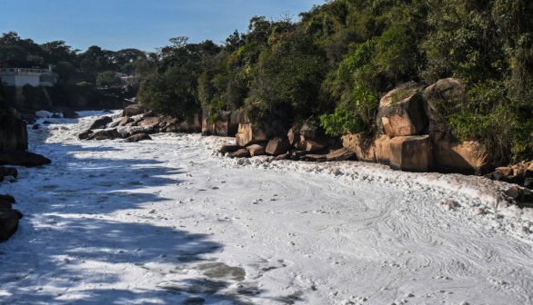 Smelly, Toxic Foam Befouls Tiete River in Brazil, Potable Water Supply at Risk