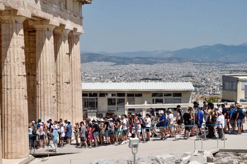 Ancient Citadel Acropolis Cuts Down Tourism to 20,000 Daily Visitors in Bid to Preserve UNESCO World Heritage Site