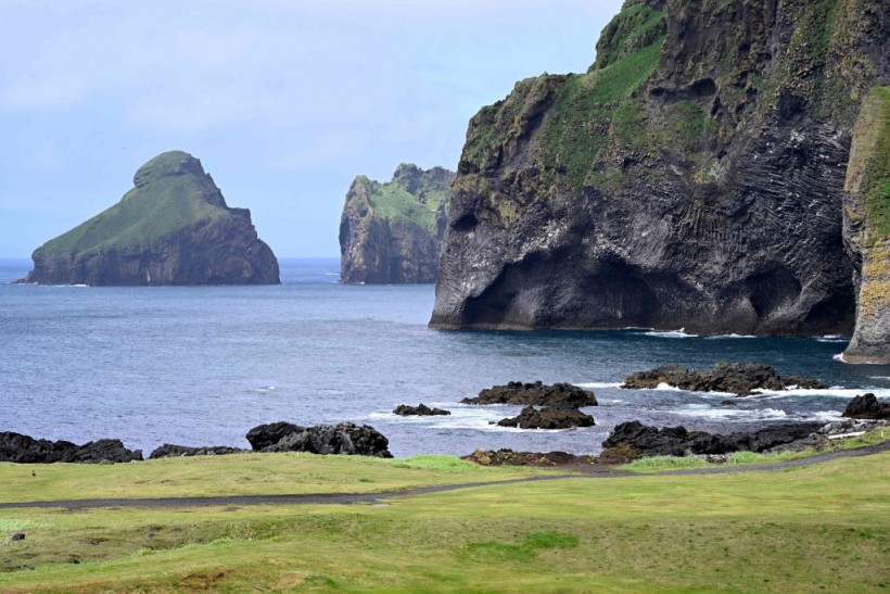 Elephant Rock: How Iceland's Most Iconic Basalt Rock Formation Came to Be