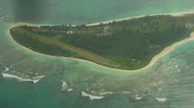 Shark Tooth Island Traps Tourists as Narrow Sand Path Disappears on High Tides Off North Carolina Coast