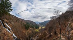 TOPSHOT-GERMANY-TOURISM-FOOTBRIDGE