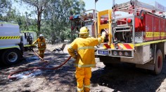 Firefighters extinguished bushfire in Australia.