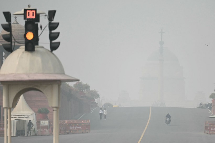 Day 3 Unsafe Air Quality in New Delhi: Officials Restrict Vehicle Use Via Odd-Even Traffic Scheme