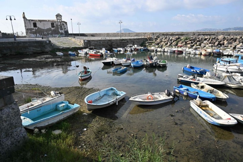 2500 Earthquakes in Three Months Raises Seabed Nearby Pompeii - Pozzuoli, Italy