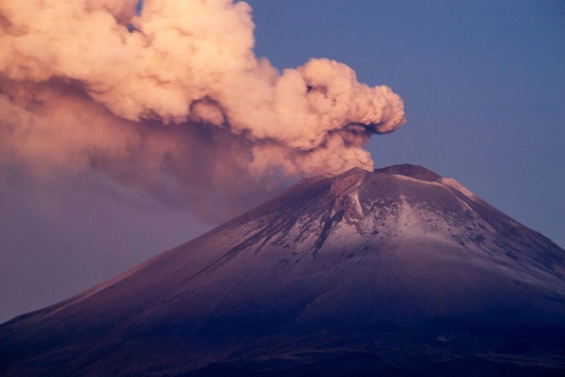 46 Volcanoes Worldwide in Continuous Eruptive State, 19 With Elevated Alert Levels