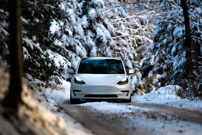 Tesla Cars, Electric Vehicles Have Finally Found Their Nemesis: Chicago Cold Weather [Report]