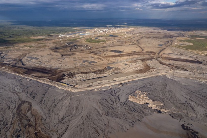 Oil Sands Operations in Canada Emit More Atmospheric Pollution Than Previously Thought [Study]