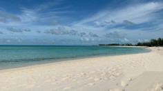 Florida Beach Hole Swallows, Kills Young Girl; Experts Warn Against Digging Sand Holes Too Deep