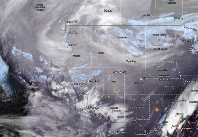 Live Hurricane Tracker via NOAA NESDIS